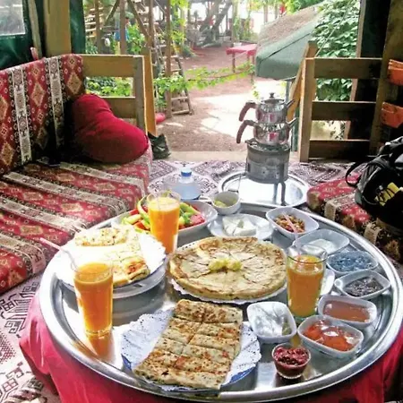 Sultan 1 *